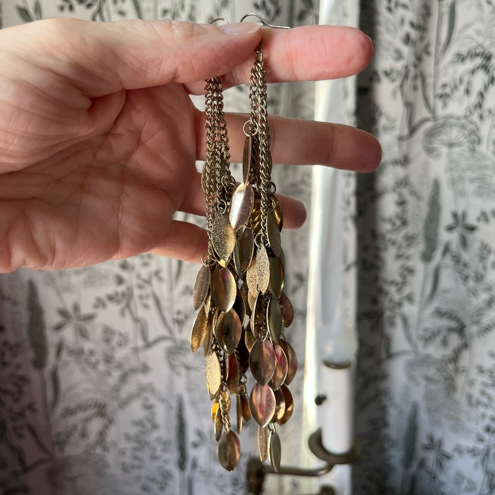 Rare, soft gold color, vintage chandelier earrings in excellent condition